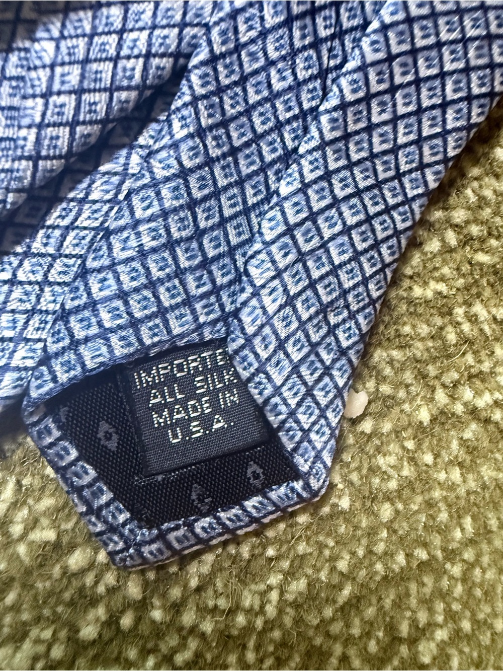 Men's Blue Textured Diamond-Pattern Tie - Picture 3 of 4